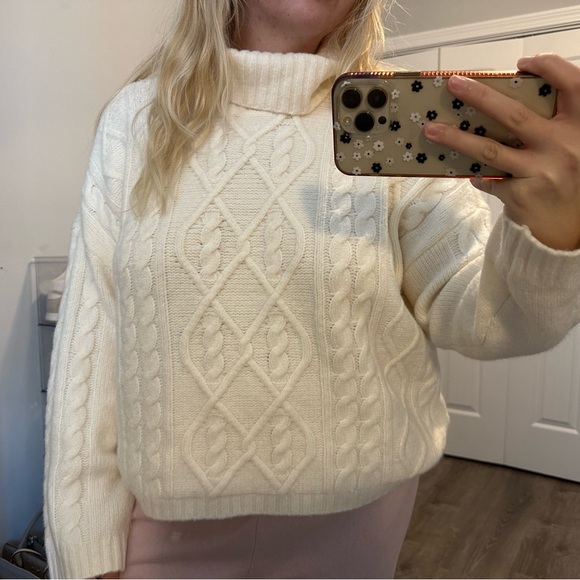 Abercrombie fall sweater - Picture 1 of 2